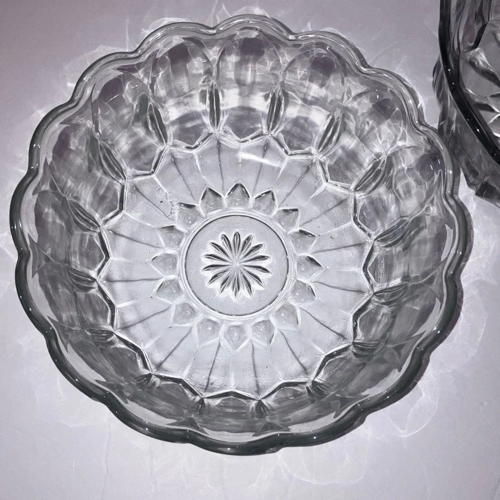 Matching Clear Glass Serving Bowl Set with Scalloped Edges Ornate Design 9x4”‎